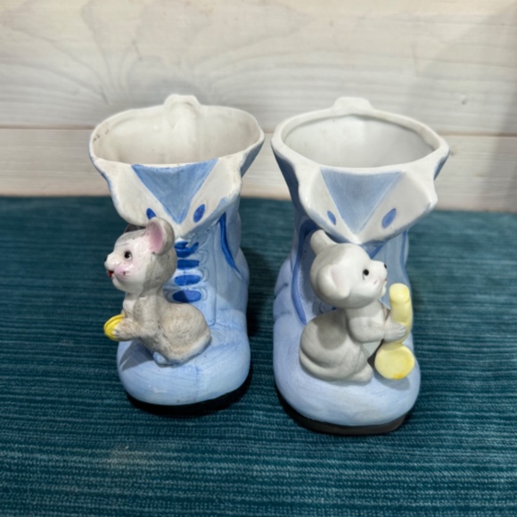 Vintage Planter Ceramic Blue Baby Boot with Baby Mice Made in Taiwan - Picture 1 of 10